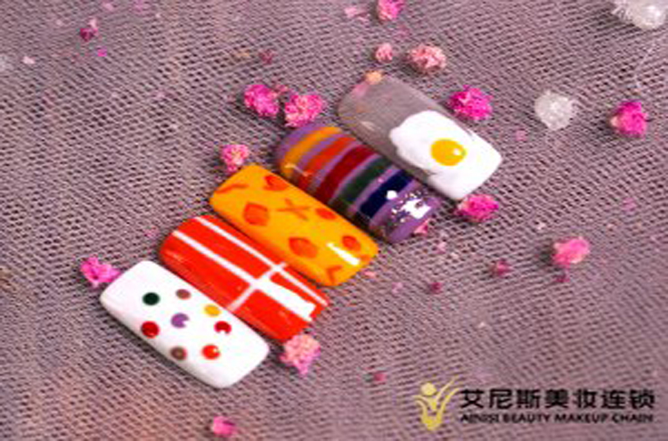嘉兴美甲培训班多少钱